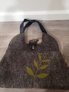 Rebecca Pearcy Queen Bee Creations, Tote Bag with Green Leaf Appliqué -